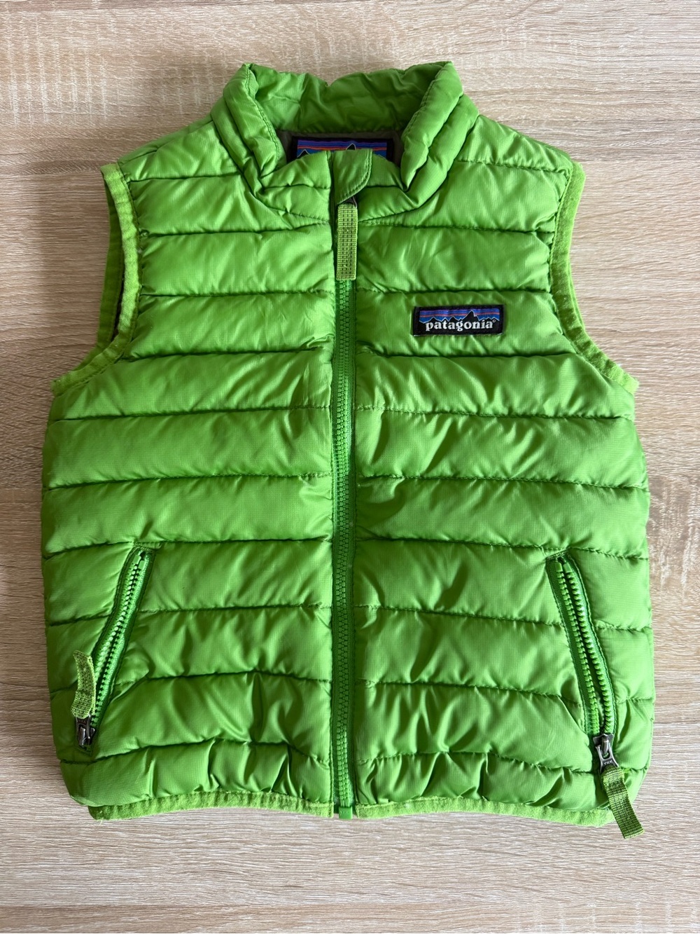 Patagonia Baby Down Sweater Vest green boys Sz 2T